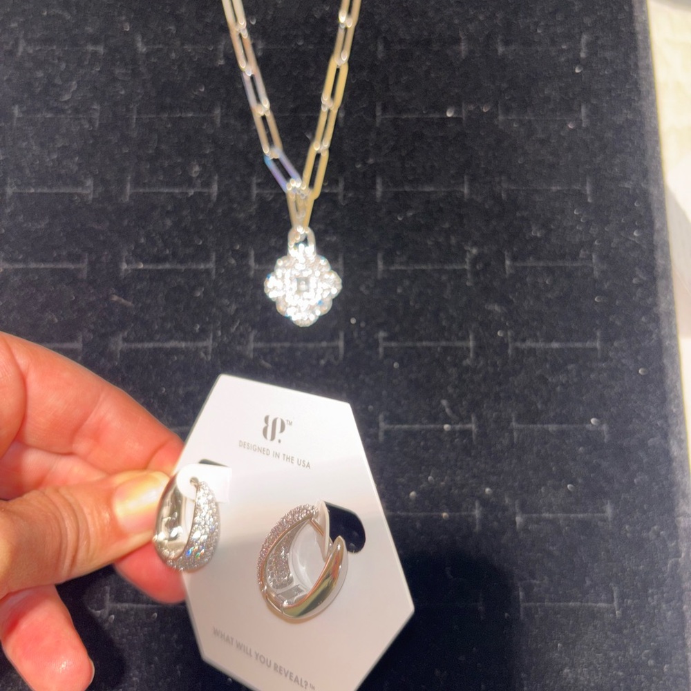 Bomb Party October White Opal Silver Necklace, earring & ring set - Picture 7 of 10